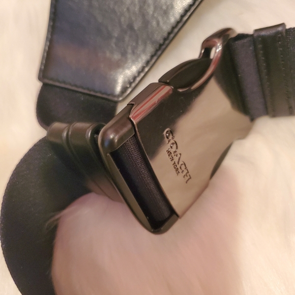 Coach Terrain Belt Bag in Signature - Picture 7 of 9